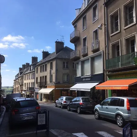 Grand F2 Refait à Neuf, Plein Coeur Centre Appartement *