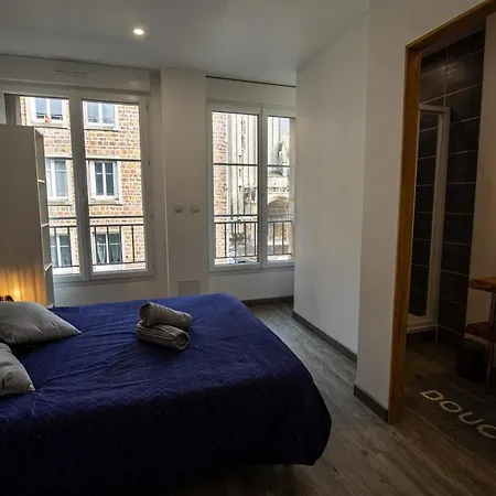 Apartment Grand F2 Refait A Neuf, Plein Coeur Centre Coutances