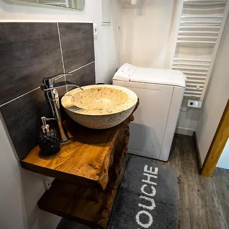 Grand F2 Refait à Neuf, Plein Coeur Centre Appartement Coutances