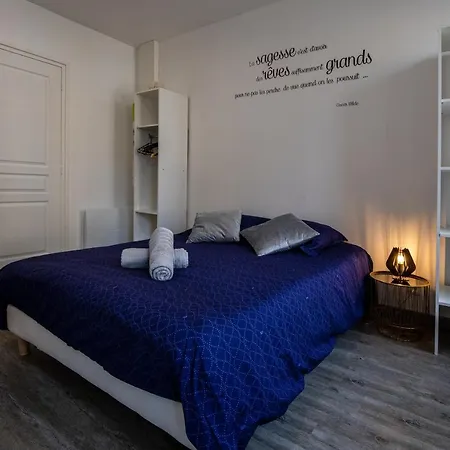 Grand F2 Refait A Neuf, Plein Coeur Centre Coutances