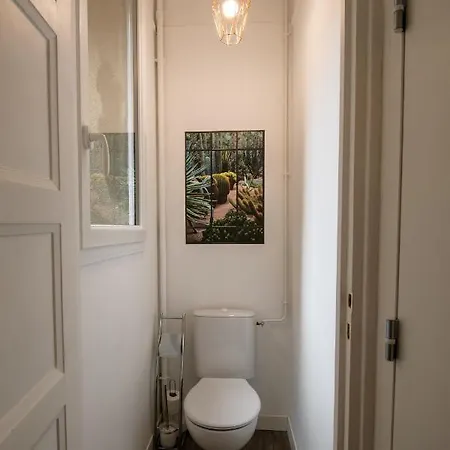 Apartment Grand F2 Refait A Neuf, Plein Coeur Centre Coutances