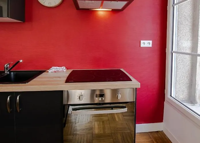 Apartment Grand F2 Refait A Neuf, Plein Coeur Centre *