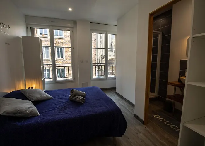 Apartment Grand F2 Refait A Neuf, Plein Coeur Centre Coutances