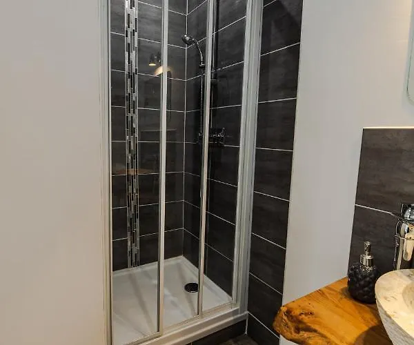 Grand F2 Refait A Neuf, Plein Coeur Centre